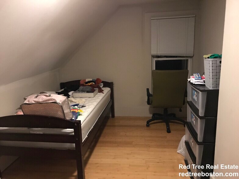 Building Photo - 23 Greylock Rd