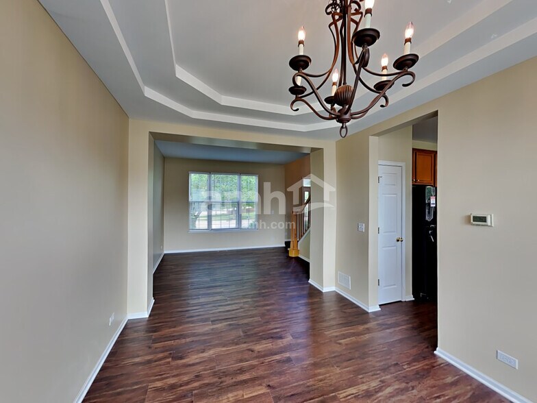 Building Photo - 2476 Deer Point Dr