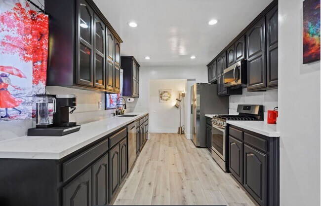 Building Photo - 5601 Corbett St