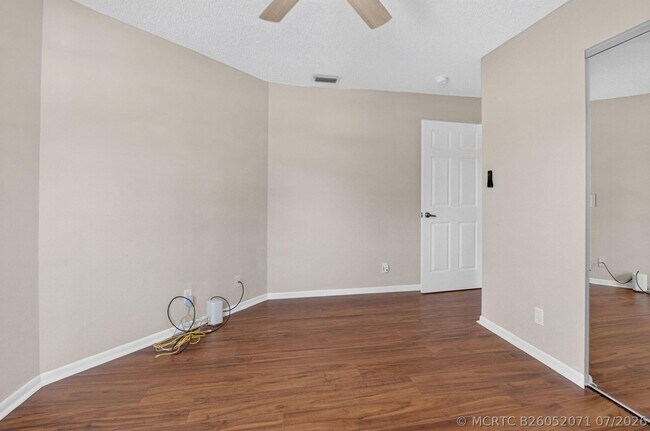 Building Photo - 8108 Summer Shores Dr