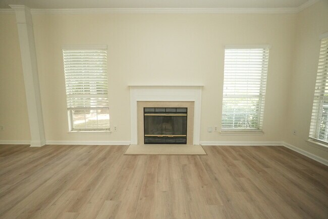 Building Photo - Newly renovated home in South Charlotte!