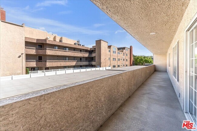 Building Photo - 4647 Willis Ave