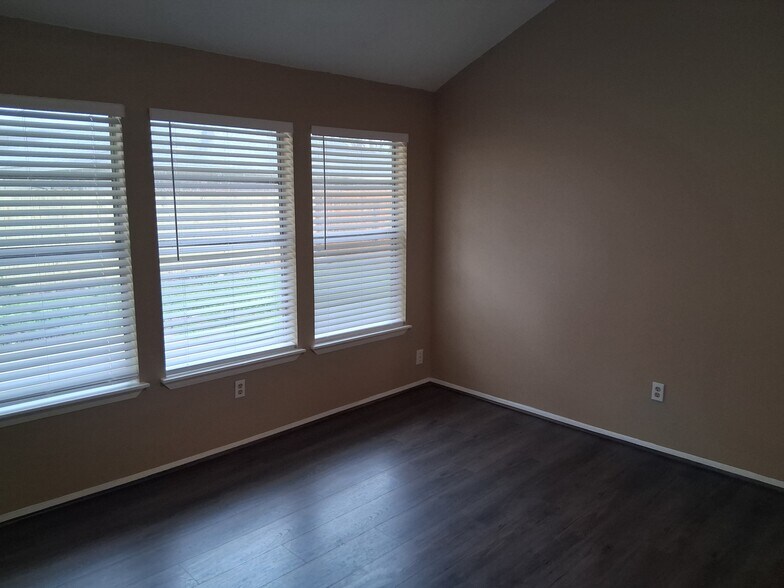 Building Photo - 18731 Twigsworth Ln