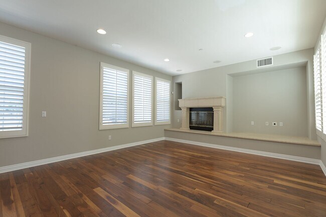 Building Photo - Single Family Golf Course Home for rent in...