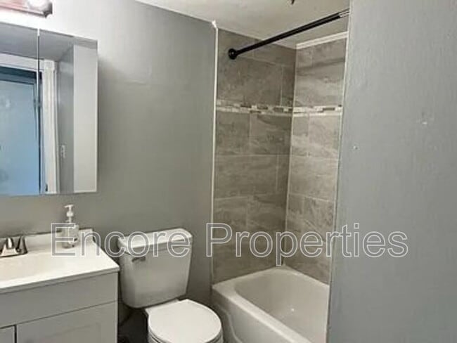 Building Photo - 1299 Schaub Dr