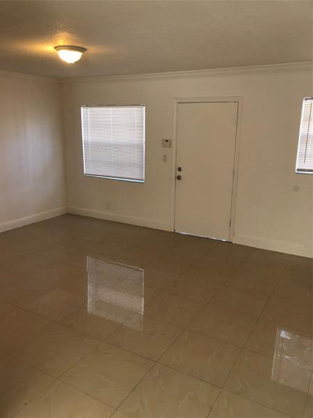 Building Photo - 110 SE 2nd St