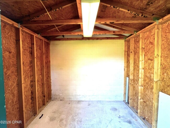 Building Photo - 3039 Headland Ave