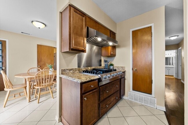 Building Photo - 2117 Freeland Way