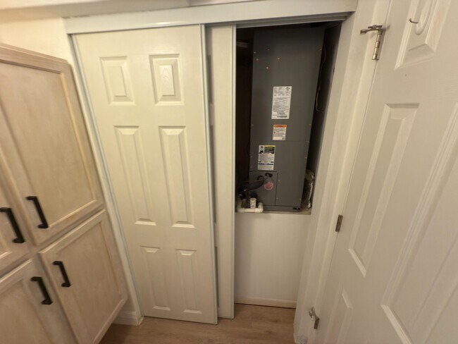 Building Photo - 2819 SW Cornell Ave