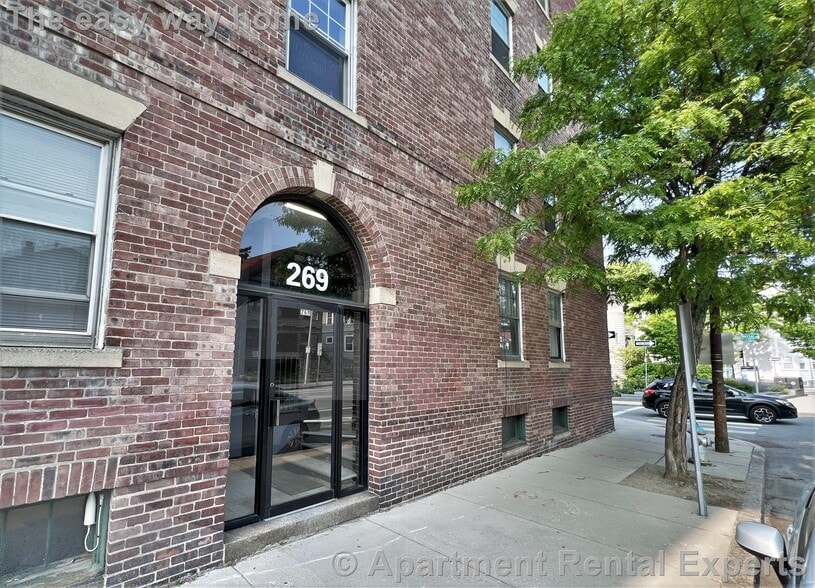 Building Photo - 269 Huron Ave