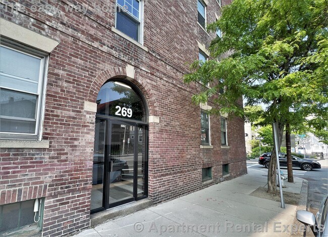 Building Photo - 269 Huron Ave