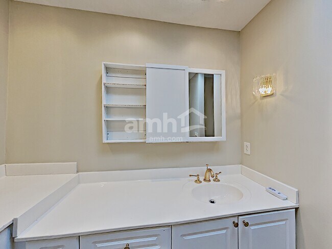 Building Photo - 107 Edgewater Pl