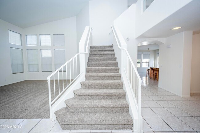 Building Photo - 3844 E Kings Ave