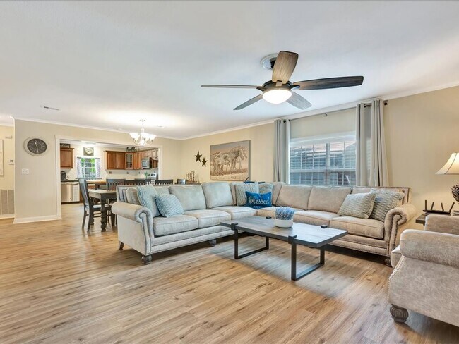 Building Photo - 683 Water View Dr