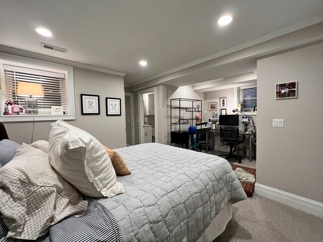 Building Photo - 3616 N Bosworth Ave