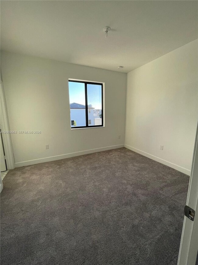 Building Photo - 813 NE 211th St