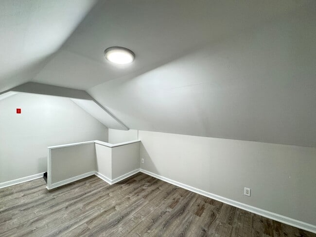 Building Photo - 38 Clifton Ave