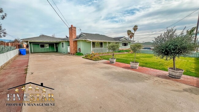 Building Photo - 709 Park Dr