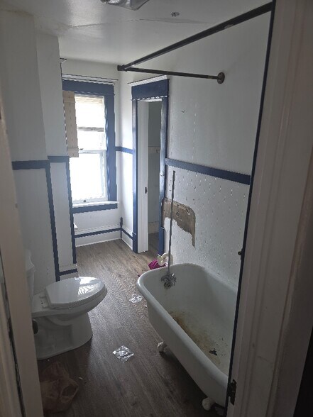 Building Photo - 625 Ruble Ave