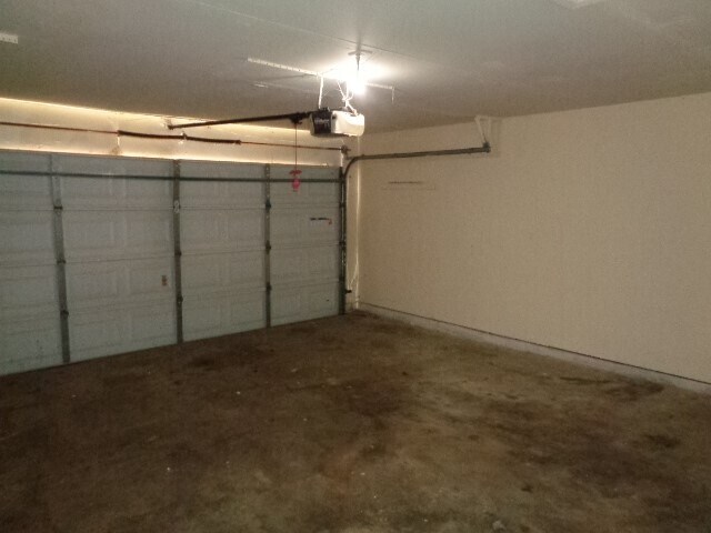 Building Photo - 15426 Swan Creek Dr