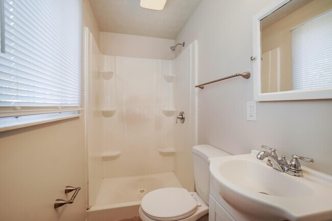 Building Photo - 3137 Dewbourne Dr