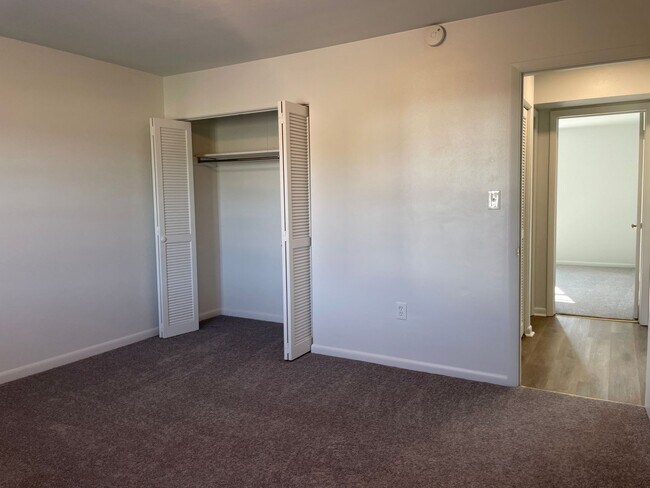 Building Photo - 6491 Carefree Ln