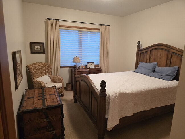 Building Photo - 3300 Graf St