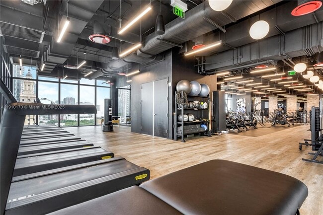 Building Photo - 398 NE 5th St