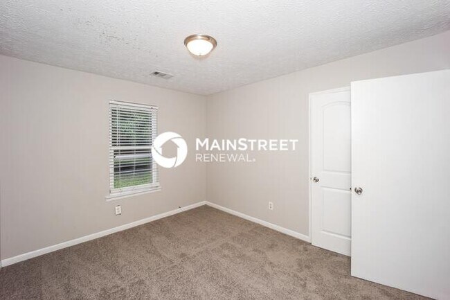 Building Photo - 3 Bedroom Pet-Friendly Home in Jonesboro, GA with Main Street Renewal