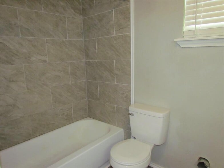 Building Photo - 1107 Beech St