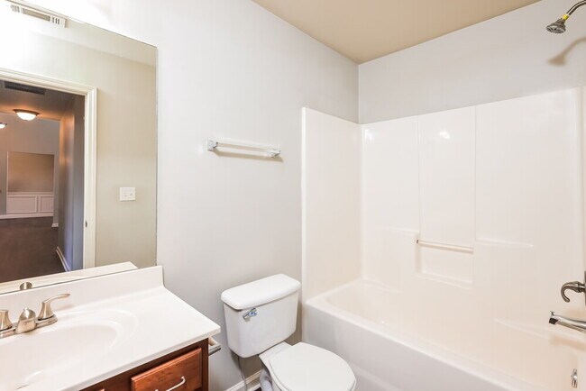 Building Photo - 44 Creek View Ct