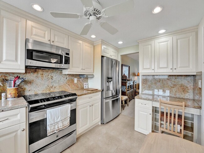 Building Photo - 3300 S Ocean Blvd