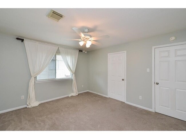 Building Photo - 6111 Dove Fern Ct