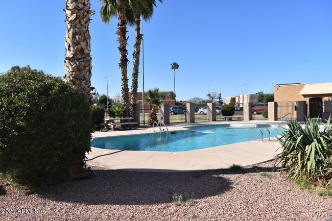 Building Photo - 4522 E Pueblo Ave