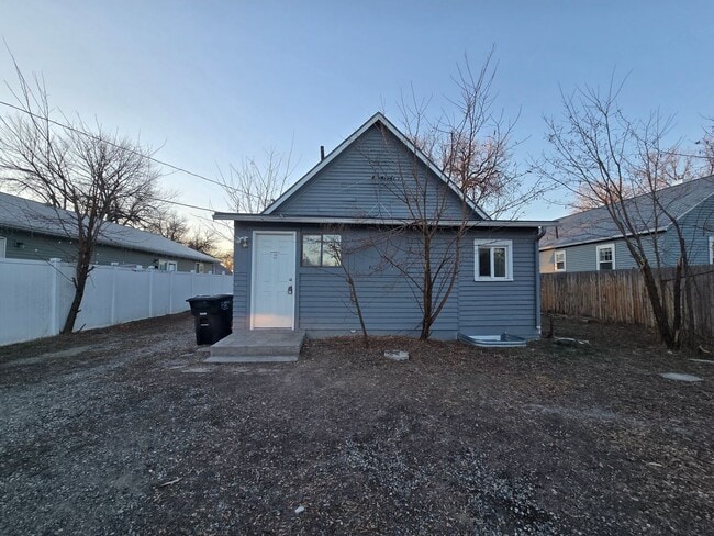 Building Photo - 135 Custer Ave