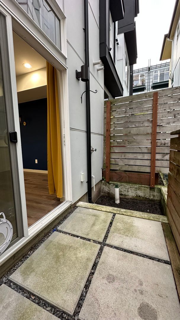 Building Photo - 1803 20th Ave