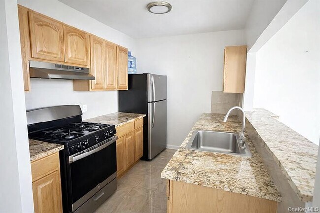 Building Photo - 296 Mill St