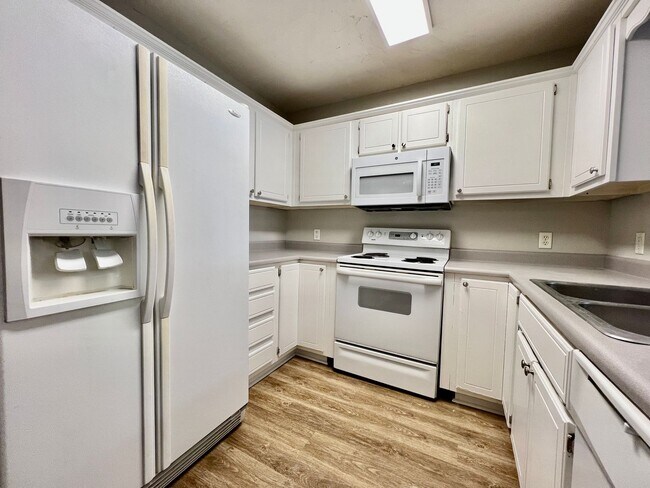 Building Photo - 3 bedroom 2 bath townhome in Towne Park