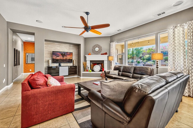 Building Photo - 35831 Raphael Dr