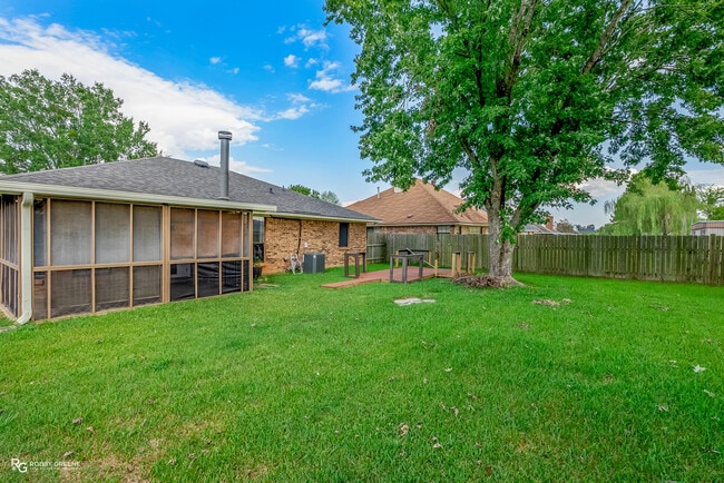Building Photo - 5709 Bluebonnett Dr