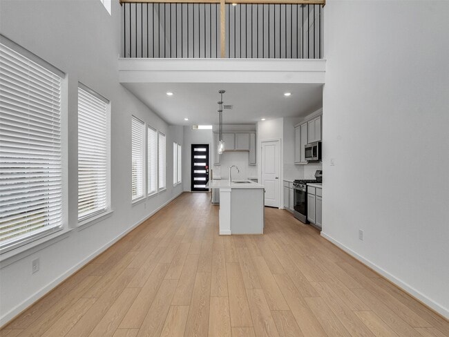 Building Photo - 22103 Strathfield Cir