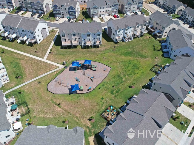 Building Photo - 1423 Palomino Trl