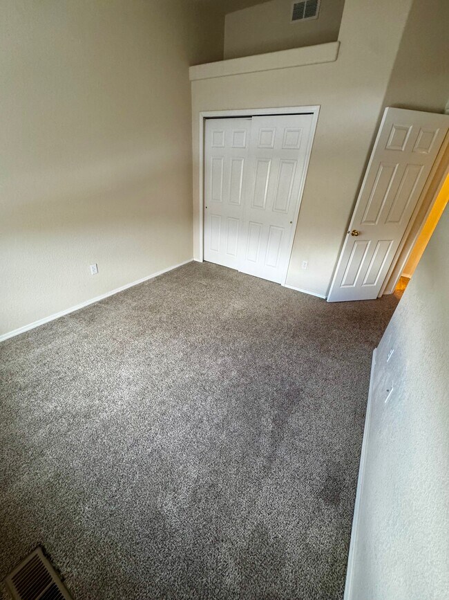 Building Photo - 3884 Packers Point