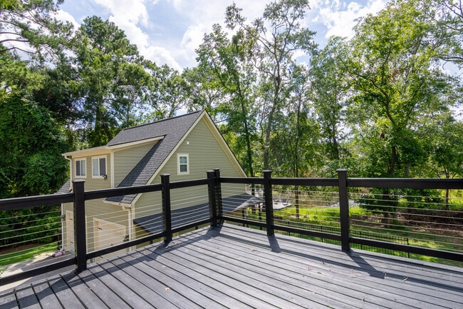 Building Photo - 202 Lagoon Dr