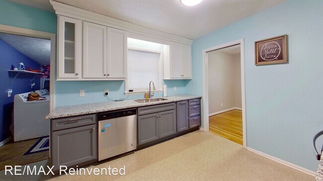 Building Photo - 3 br, 1.5 bath House - 1009 Seymour Dr.