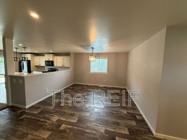 Building Photo - 4477 Soya Ave