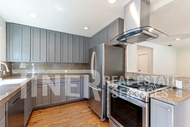 Building Photo - 650 Dittmar Way