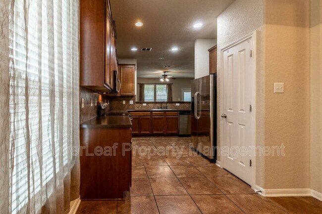 Building Photo - 5420 Nutmeg Tr