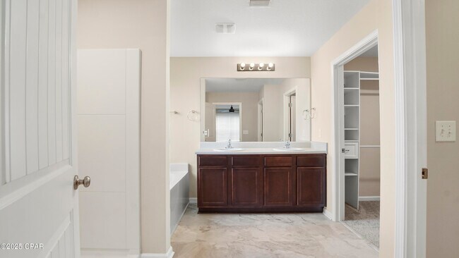 Building Photo - 7115 Shimano Way