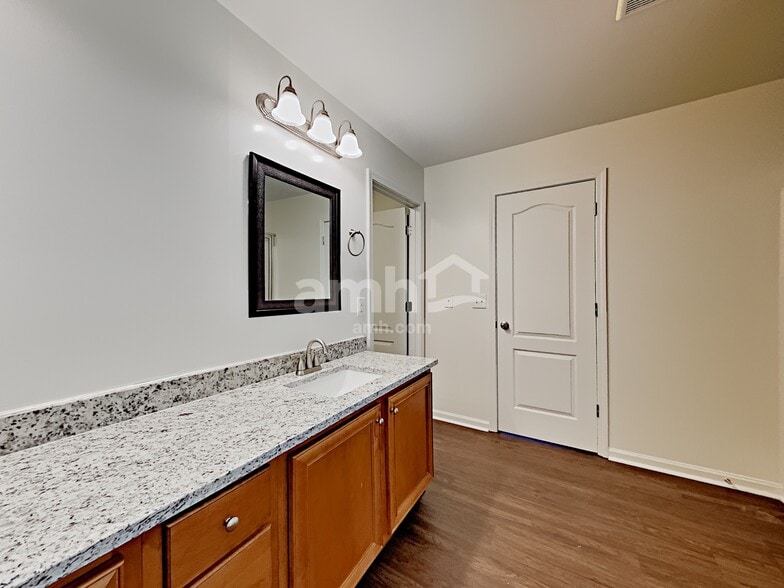 Building Photo - 3199 Arbor Oaks Dr SW